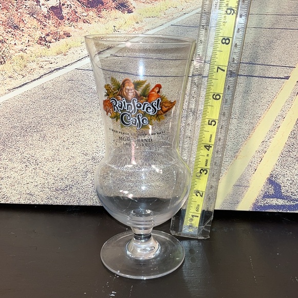 MGM GRAND LAS VEGAS Rainforest Cafe a wild place to shop eat LARGE GOBLET GLASS - Picture 3 of 3